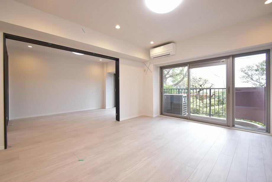 Renovated 3LDK Apartment in Yamate, Yokohama for 54.9 Million Yen - Thumbnail 3
