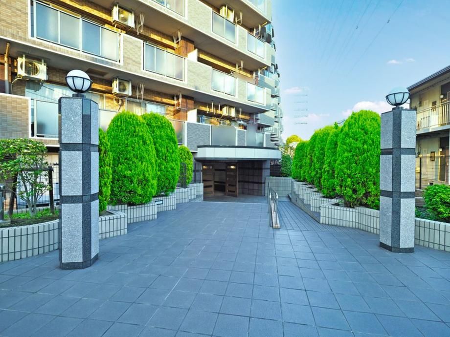 Renovated 2LDK Apartment for Sale in Hodogaya, Yokohama - Thumbnail 3