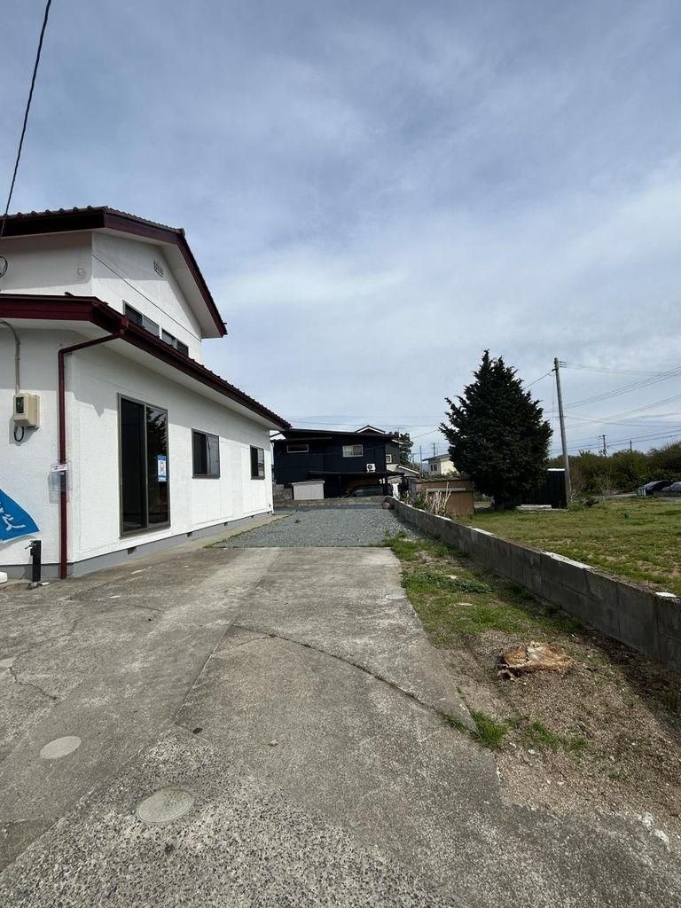 Renovated 5LDK Detached House in Fukushima City with Large Lot - Thumbnail 3