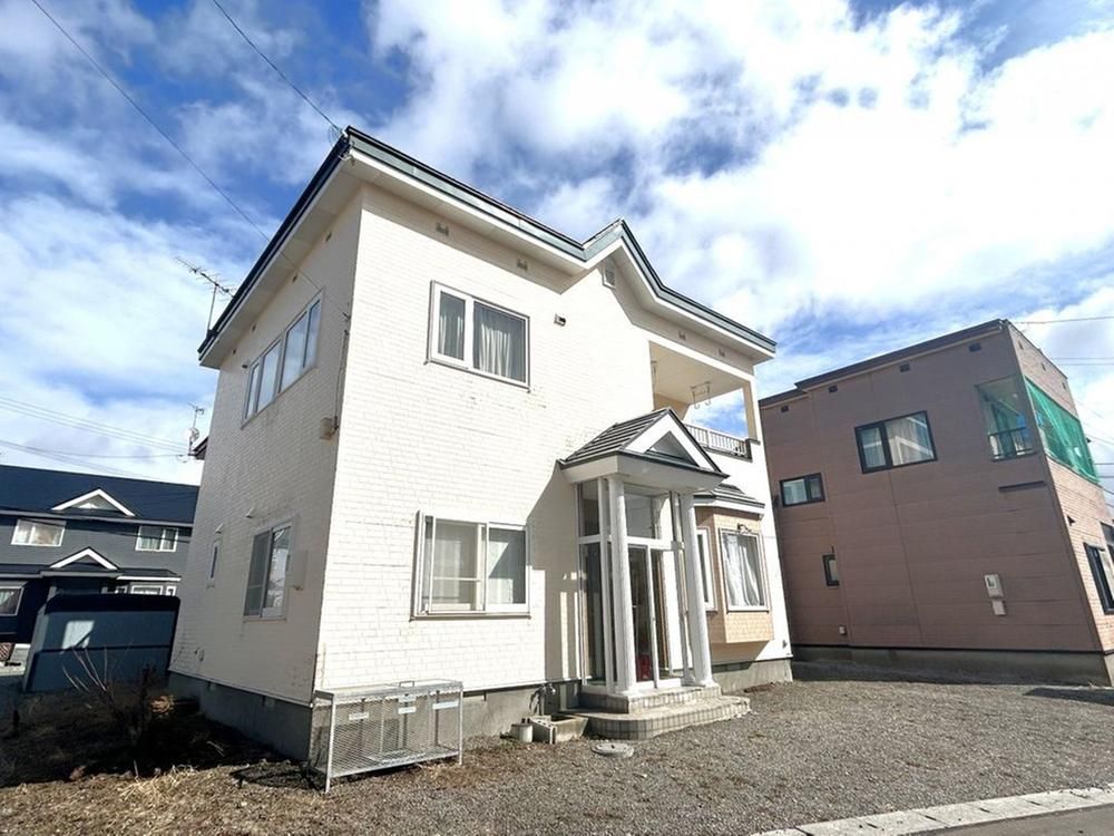Renovated 4LDK Detached House in Hakodate, Hokkaido - Image 1