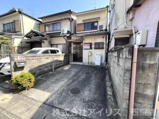 4LDK Wooden House for Sale in Ukyo-ku, Kyoto near Uzumasa Station - Thumbnail 2
