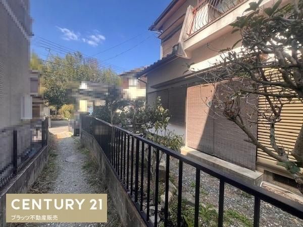 5DK Detached House for Sale in Kawanishi, Hyogo - Thumbnail 2