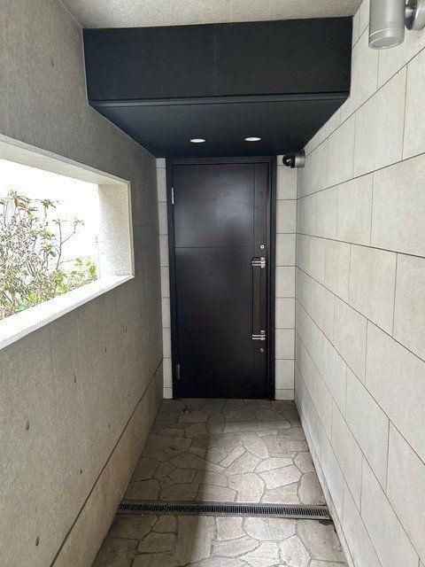 2LDK+S Detached House in Minami-Azabu, Minato-ku, Tokyo - Thumbnail 3