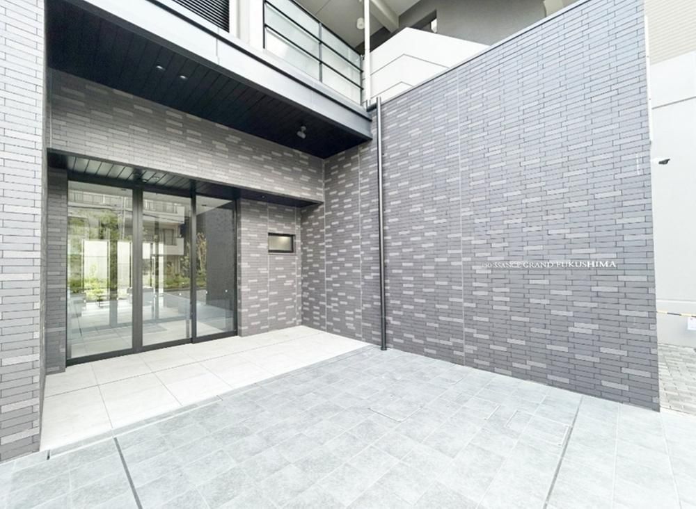 2LDK Apartment for Sale in Fukushima, Osaka - 65.44 sqm - Thumbnail 2
