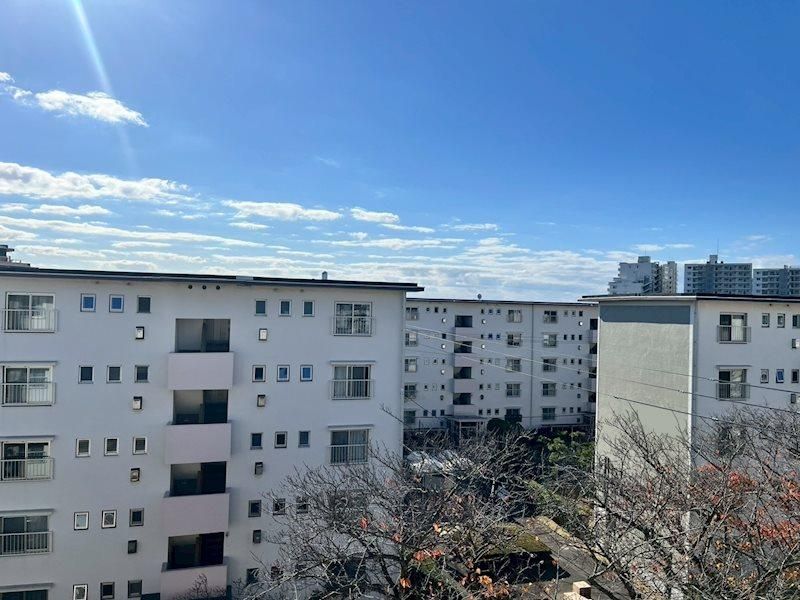 3DK Apartment for Sale in Mihama Ward, Chiba City – 48.85m² - Thumbnail 2