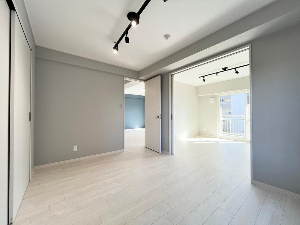 Renovated 3LDK Apartment in Kashiwa, Chiba - 77.62m² - Thumbnail 4