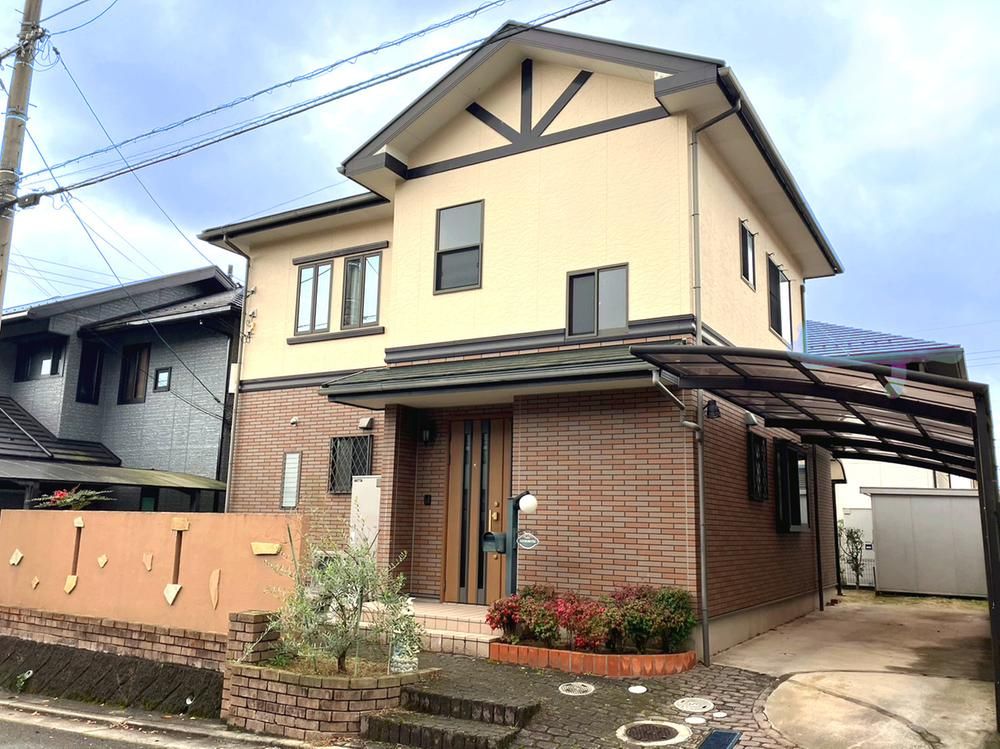 4LDK House for Sale in Kure, Hiroshima with Large Garden - Image 1