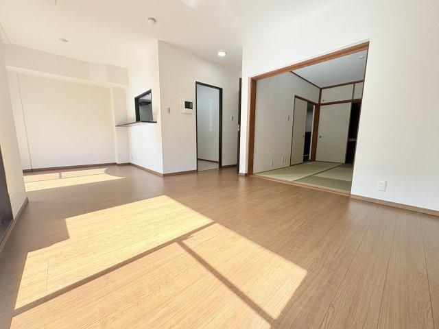 3LDK Apartment for Sale in Yokosuka, Kanagawa - Thumbnail 3