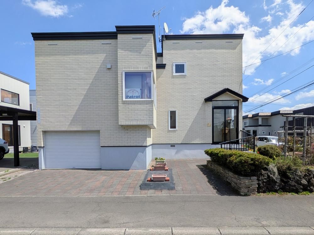 4LDK House on 76 Tsubo Corner Lot in Sapporo Kita Ward - Thumbnail 3