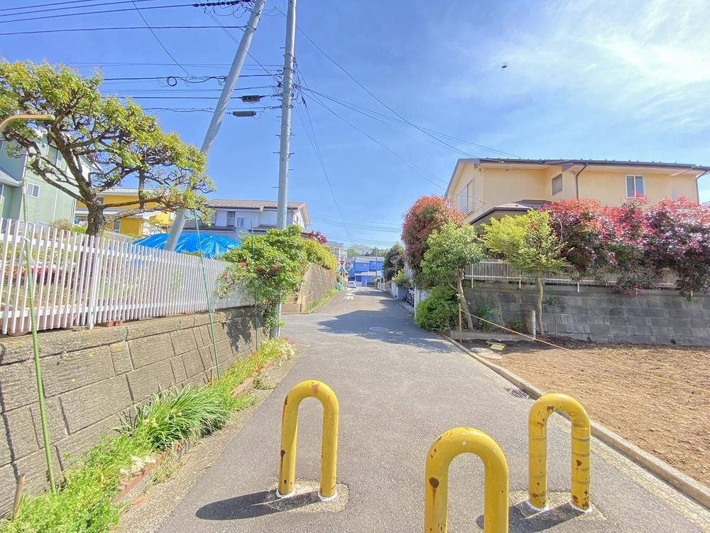 Land for Sale in Totsuka-ku Yokohama 189m2 Corner Lot - Thumbnail 3