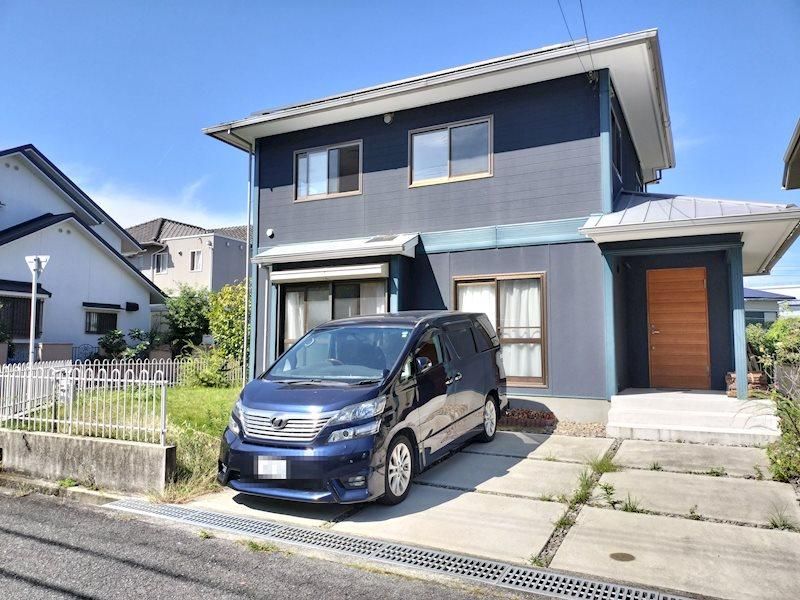 Renovated 2LDK House in Ibaraki, Osaka with Solar Panels - Thumbnail 3
