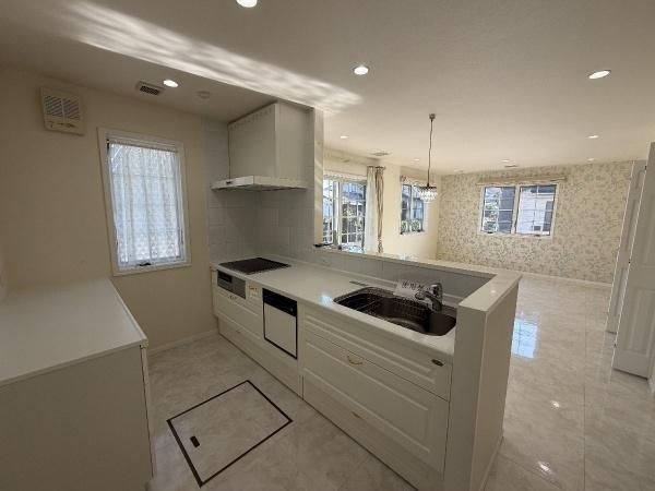 2015 Built 3LDK Detached House in Akiruno, Tokyo - Thumbnail 2