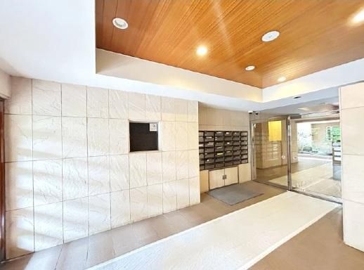 Renovated 3LDK Apartment in Yokohama's Kanagawa Ward - Thumbnail 3