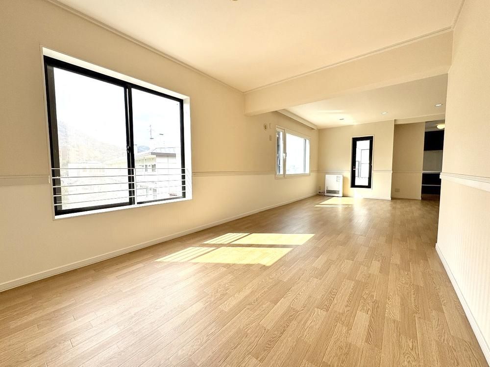 2LDK Apartment for Sale in Sapporo Chuo Ward, 70.33m² - Thumbnail 4