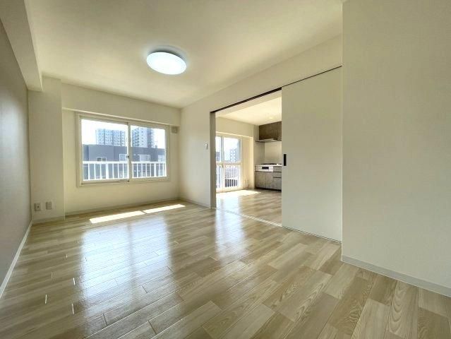 Renovated 3LDK Apartment Near Miyanosawa Station, Sapporo - Thumbnail 3
