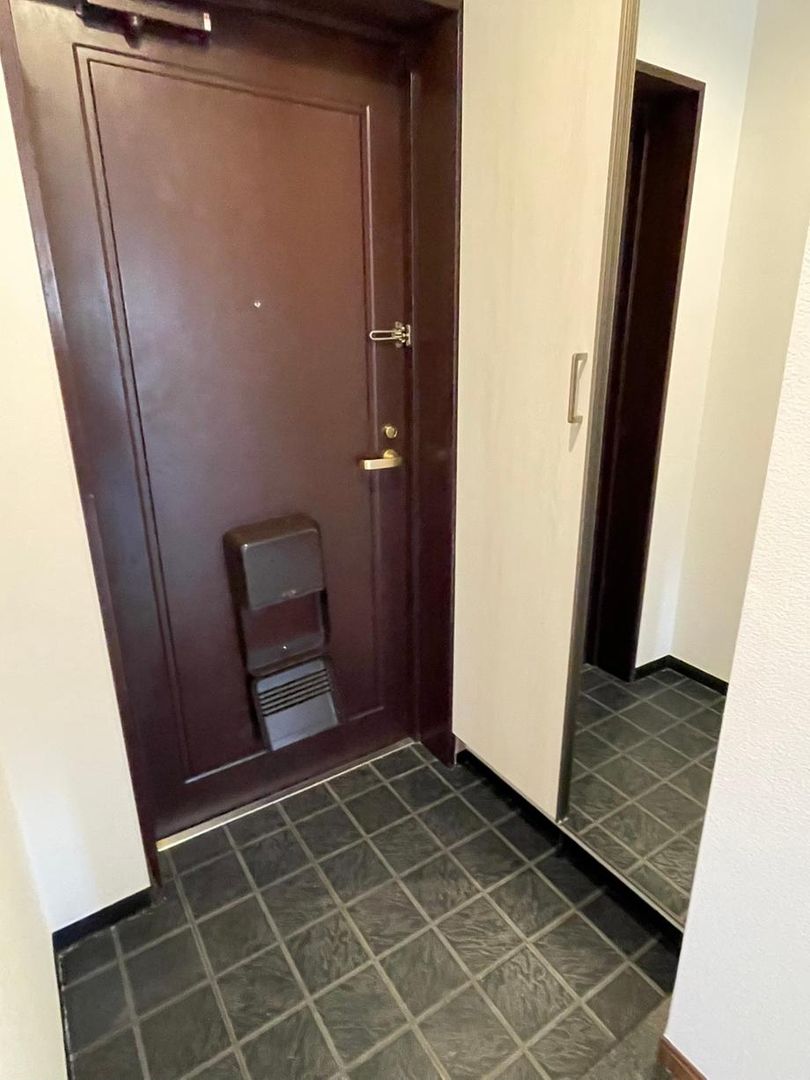 Renovated 3LDK Apartment in Matsuyama Near Mitsu Station - Thumbnail 2