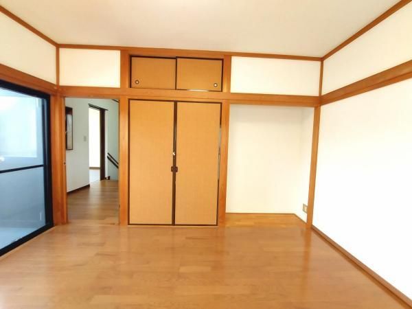 Renovated 4LDK House in Funabashi, Chiba - 91m² - Thumbnail 3