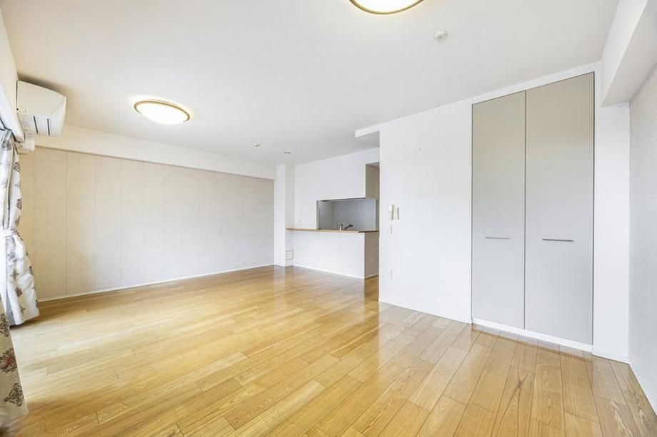 2LDK 63.72m² Apartment for Sale in Chigasaki, Kanagawa - Thumbnail 3