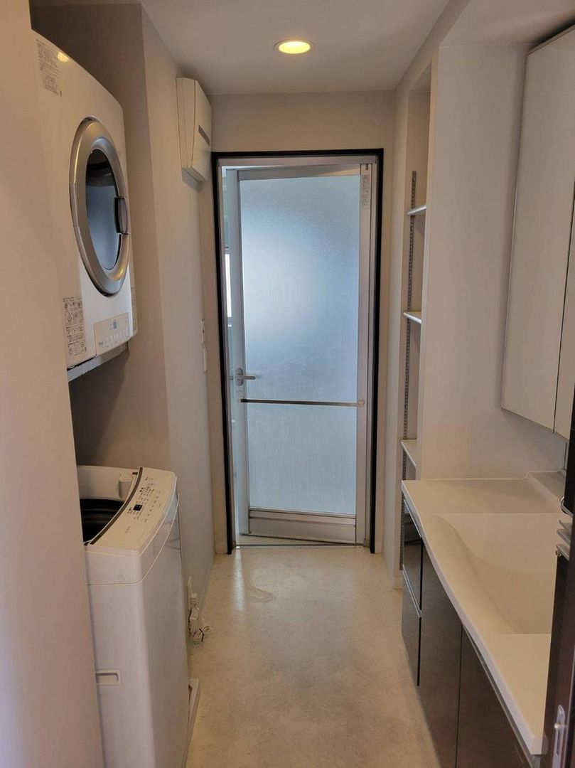 2LDK Ocean View Apartment in Chatan, Okinawa - Thumbnail 4