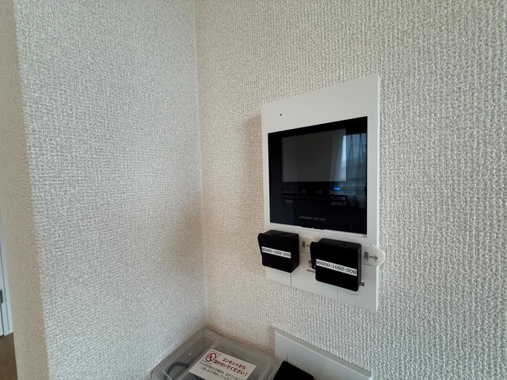 Renovated 4LDK Apartment for Sale in Sapporo Higashi Ward - Thumbnail 2