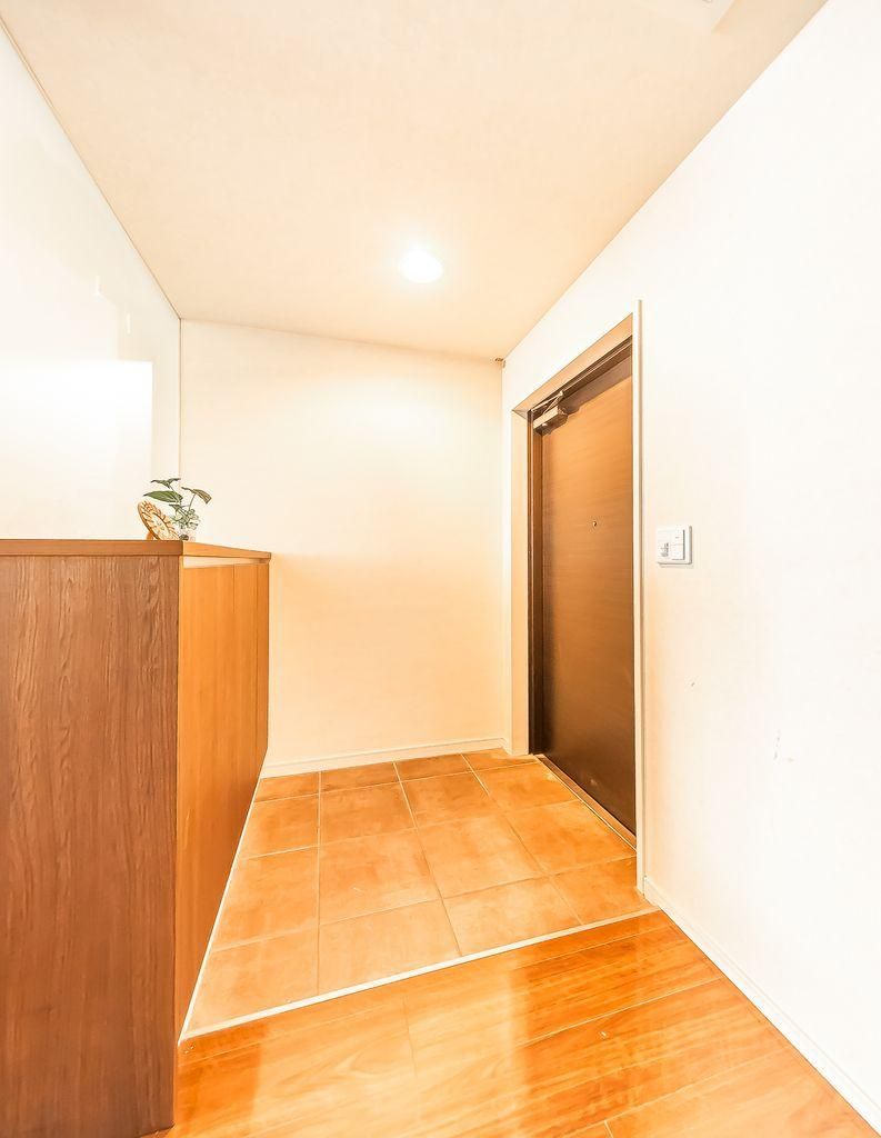 2LDK Apartment for Sale in Yokohama, Kanagawa – 61m² - Thumbnail 2