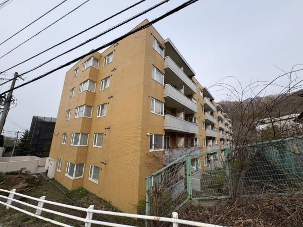 Residence Miyanomori 2LDK Apartment for Sale in Chuo Ward, Sapporo - Thumbnail 2