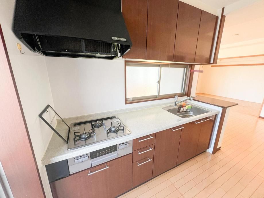 3LDK Apartment for Sale in Miyazaki City, Miyazaki Prefecture - Thumbnail 4