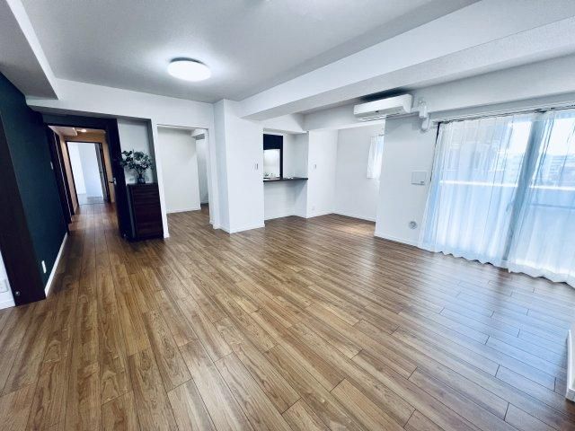 4LDK Apartment for Sale in Koto City Near Oshima Station - Image 1