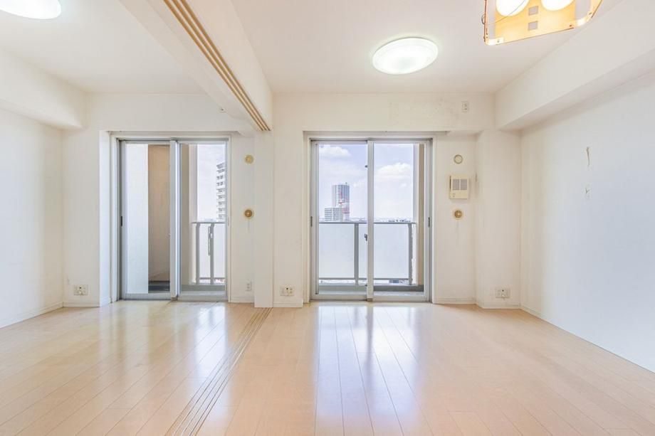 2LDK Apartment for Sale in Funabashi, Chiba - 58.57m2 - Thumbnail 2