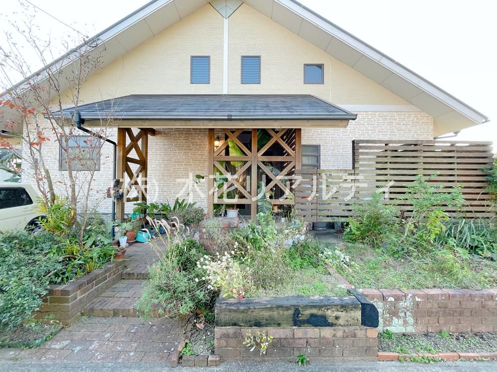 Architect-Designed 3LDK+S House in Miyazaki City, Miyazaki Prefecture - Thumbnail 3