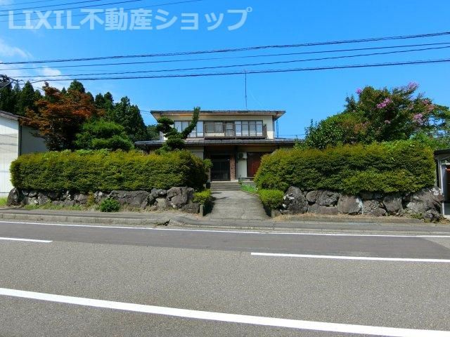 6LDK House with Large Lot in Joetsu, Niigata - Thumbnail 2