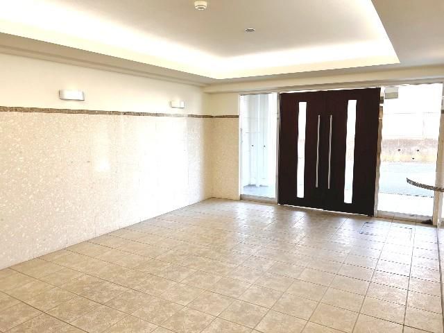 4LDK Apartment for Sale in Atsugi, Kanagawa - 75m2 - Thumbnail 3