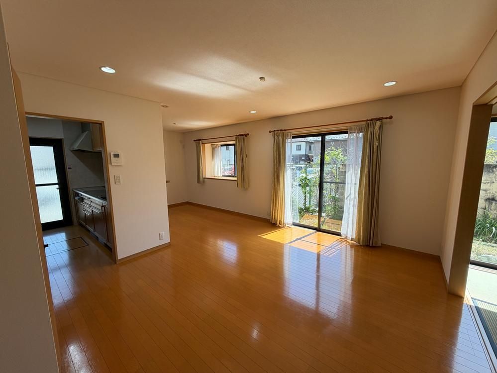 Two-Building Property in Hadano, Kanagawa – 191m2, 5LDK - Thumbnail 3