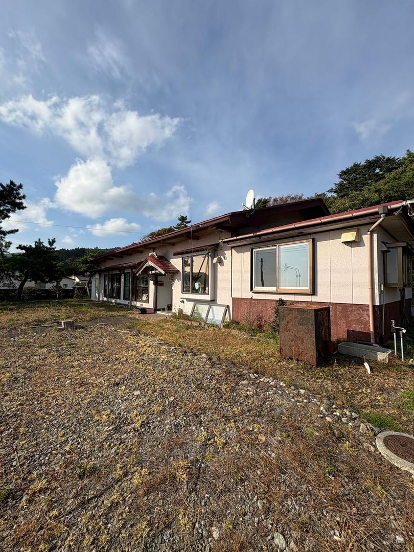 Traditional House with Storehouse in Hakodate, Hokkaido - Thumbnail 2