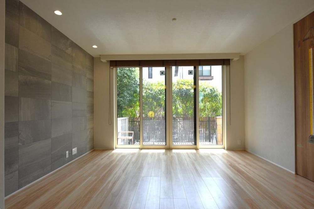 3LDK House for Sale in Akishima, Tokyo Near Higashi-Nakagami Station - Thumbnail 3
