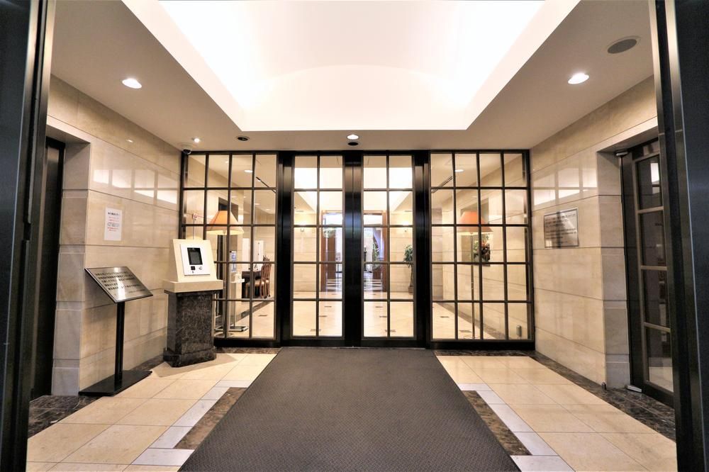 1R Apartment in Nishi-Shinjuku, Tokyo 37.13m² - Thumbnail 3