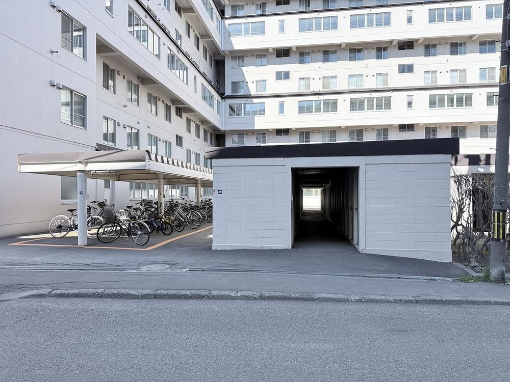 Renovated 2LDK Apartment in Toyohira-ku, Sapporo, Hokkaido - Thumbnail 2