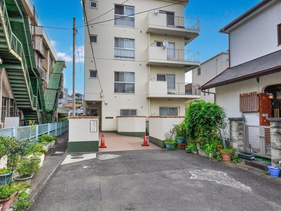 3DK Apartment for Sale Near Wadamachi Station, Yokohama - Thumbnail 3