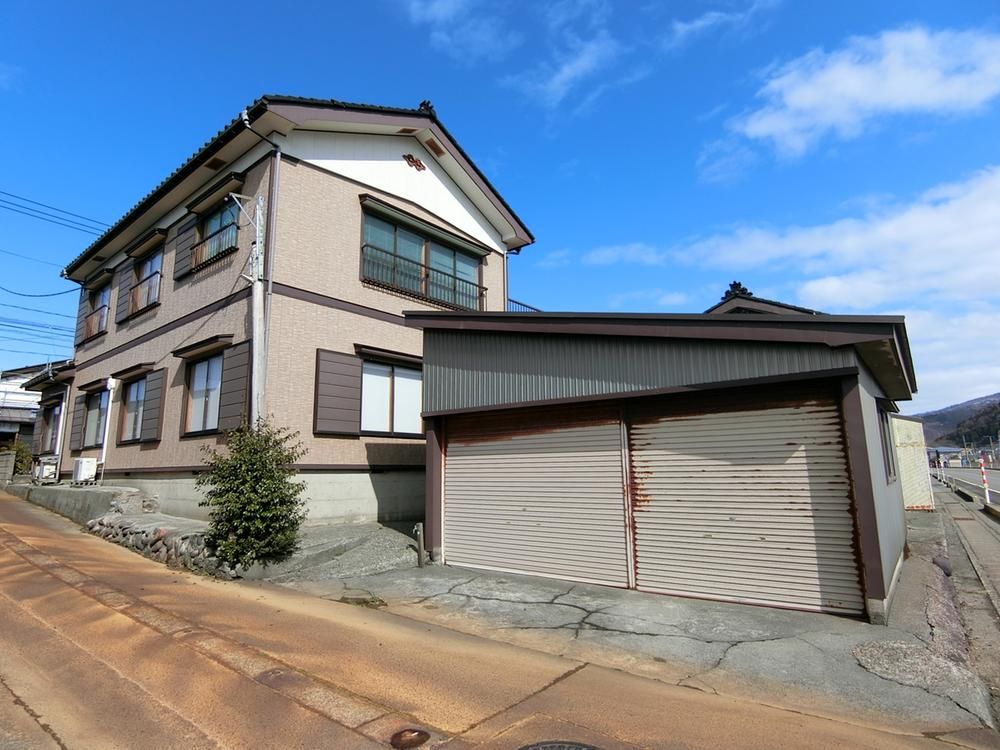 8LDK House for Sale in Itoigawa, Niigata - 217 sqm - Thumbnail 2