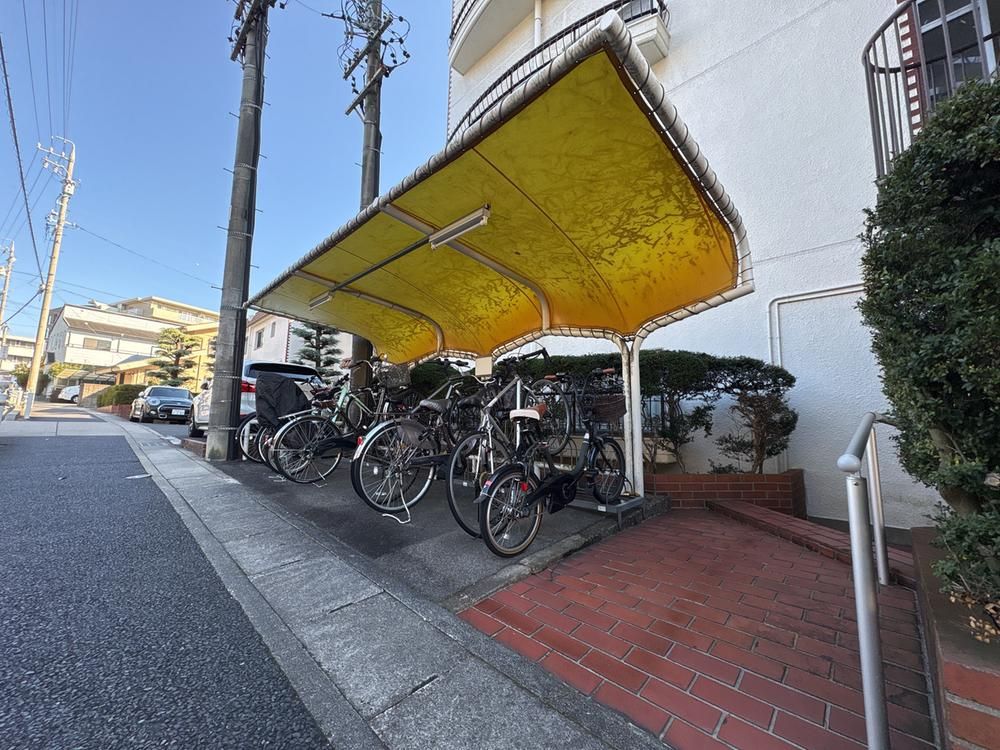 Yayoi-ga-oka Mansion 2LDK Apartment for Sale in Nagoya - Thumbnail 3