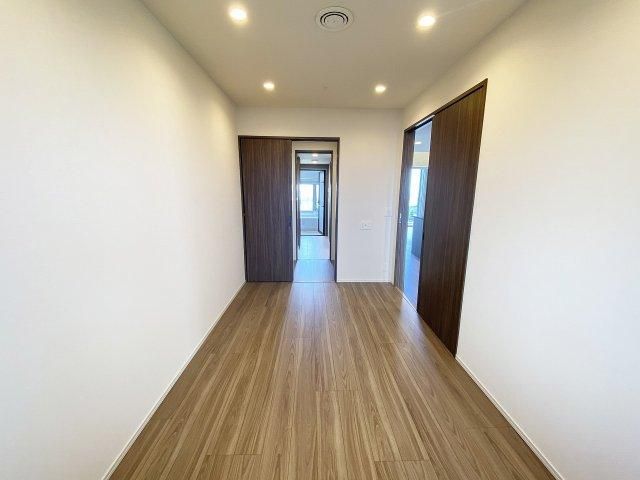 2LDK Apartment for Sale in Kitanakagusuku, Okinawa - 99,800,000 Yen - Thumbnail 3