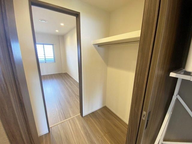 2LDK Apartment for Sale in Kitanakagusuku, Okinawa - 99,800,000 Yen - Thumbnail 4