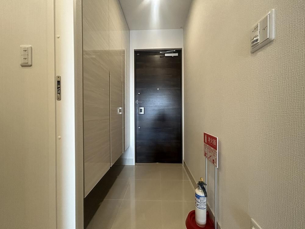 Modern 2LDK Condominium in Ginowan, Okinawa - 59.14m2 - Thumbnail 2