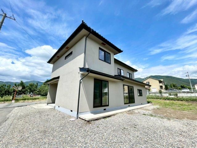 Renovated 5LDK House for Sale in Sakaki, Nagano - Thumbnail 2