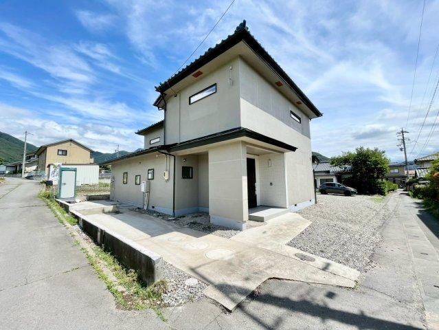 Renovated 5LDK House for Sale in Sakaki, Nagano - Thumbnail 3