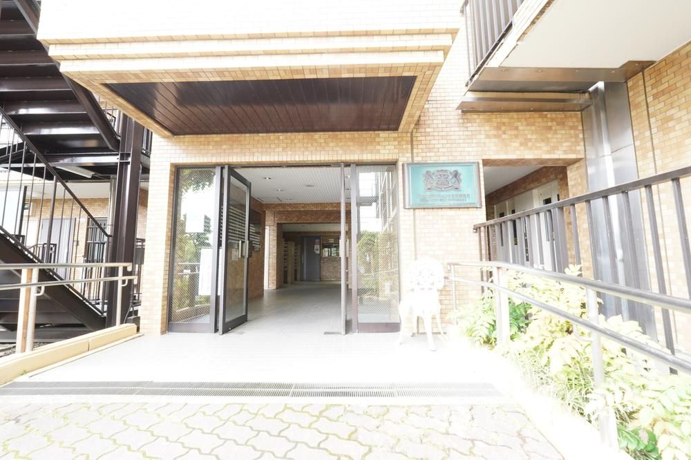 Renovated 1LDK Apartment in Saitama City, Near Nishi-Omiya Station - Thumbnail 2