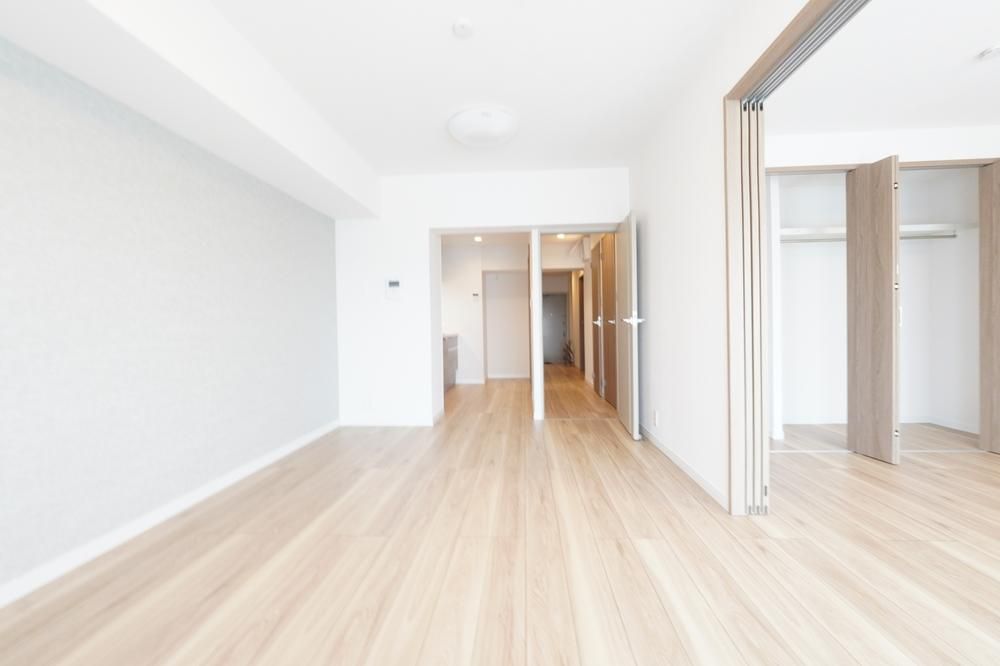 Renovated 1LDK Apartment in Saitama City, Near Nishi-Omiya Station - Thumbnail 4