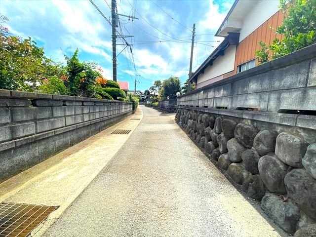 1170 sqm Land with Kominka in Hadano, Kanagawa - Thumbnail 2