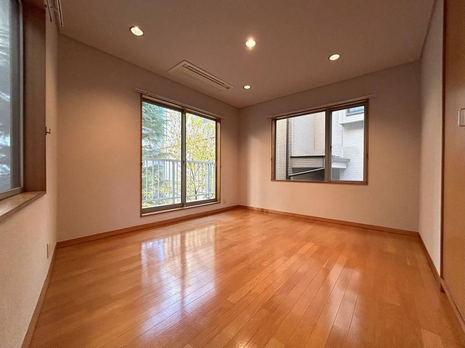 4LDK House in Shibuya, Minamidai-cho with Roof Balcony - Thumbnail 2
