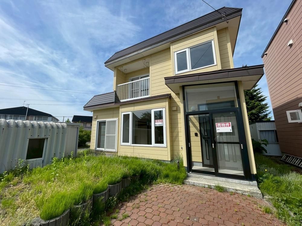 Renovated 4LDK House in Eniwa, Hokkaido - 26.8 Million Yen - Thumbnail 2